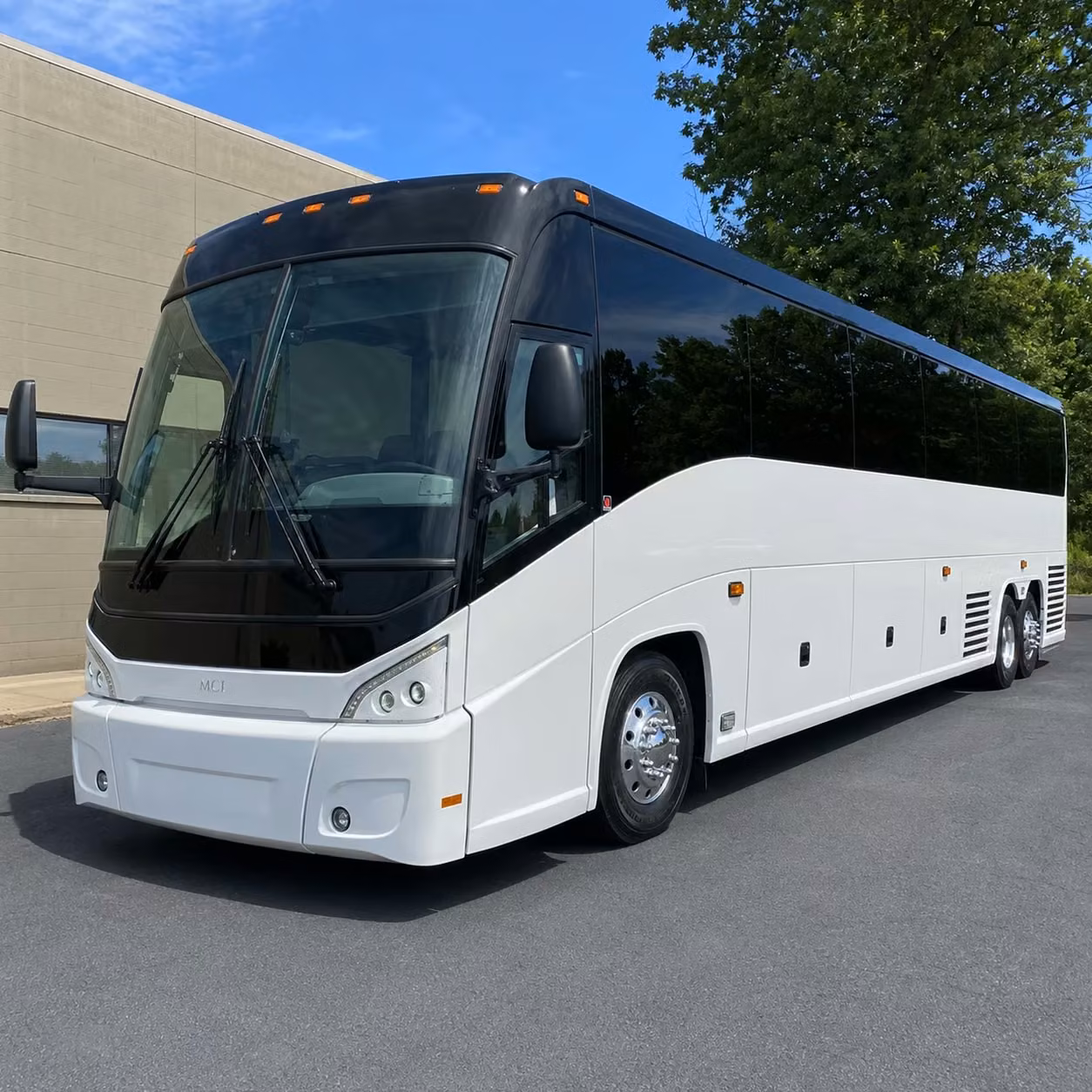 coachbusmurfreesboro com helps you coordinate senior member shuttles and ada accessible transportation in murfreesboro