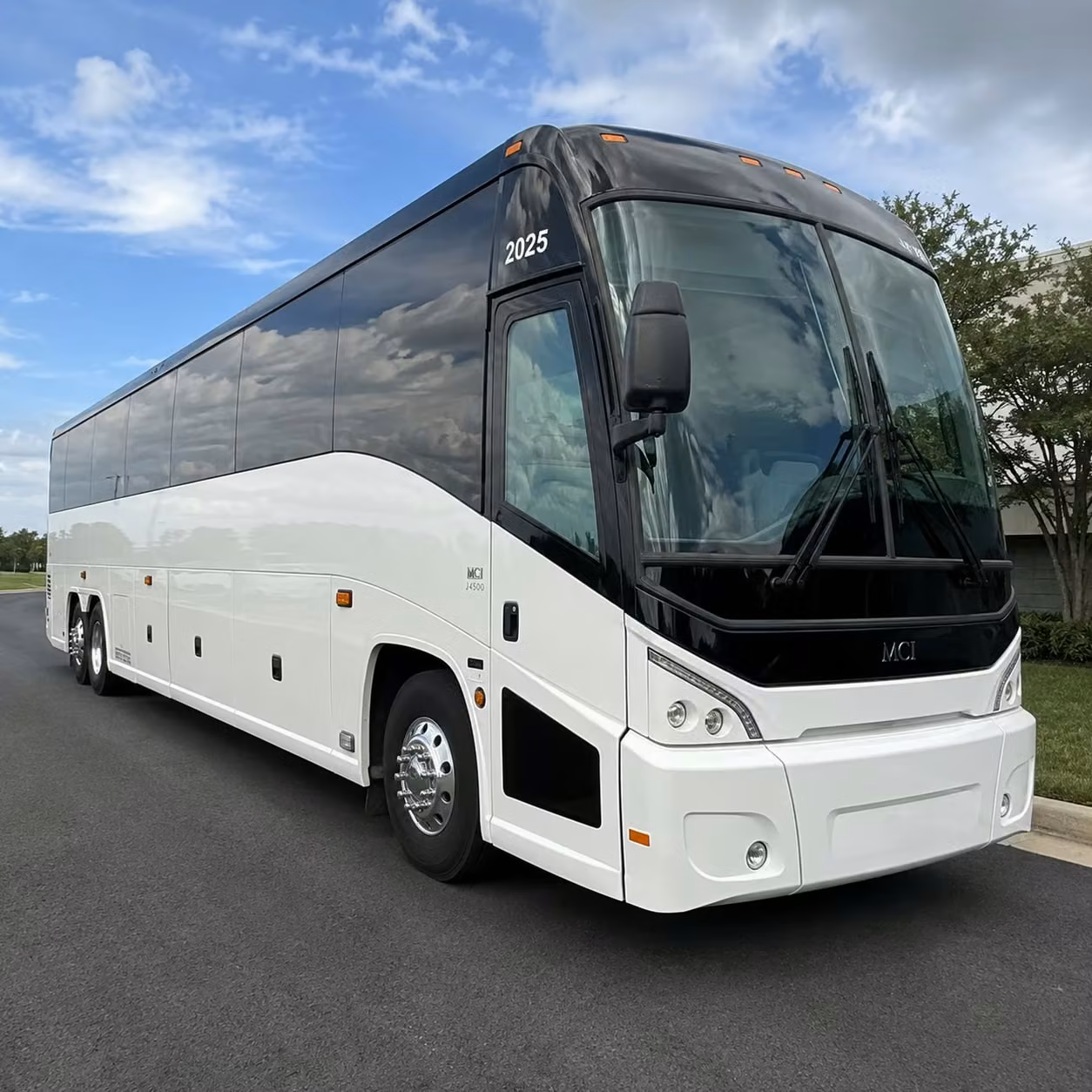 employee shuttle services for murfreesboro businesses and corporate campuses
