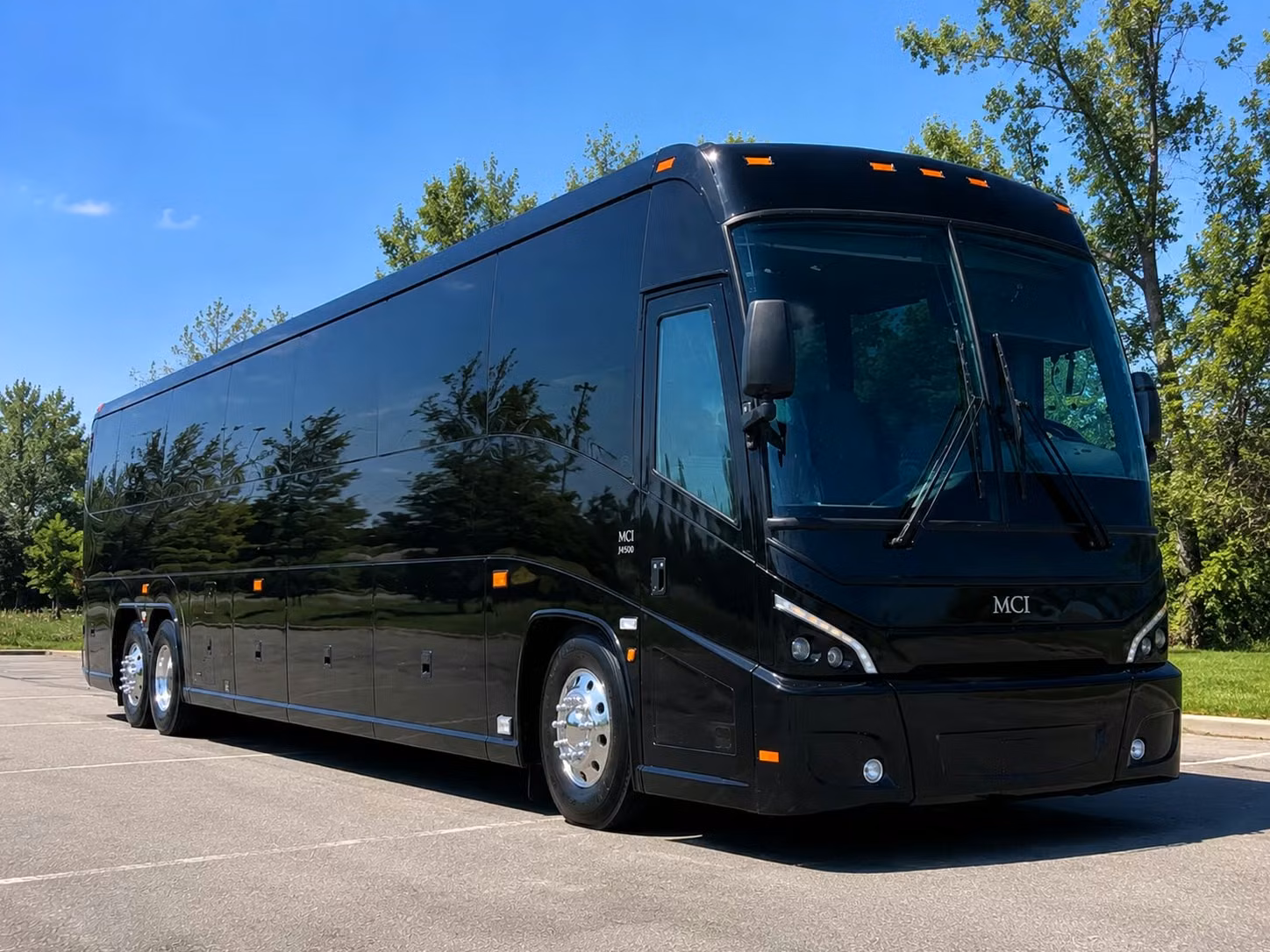 field trips to nashville are easier with a murfreesboro charter bus rental